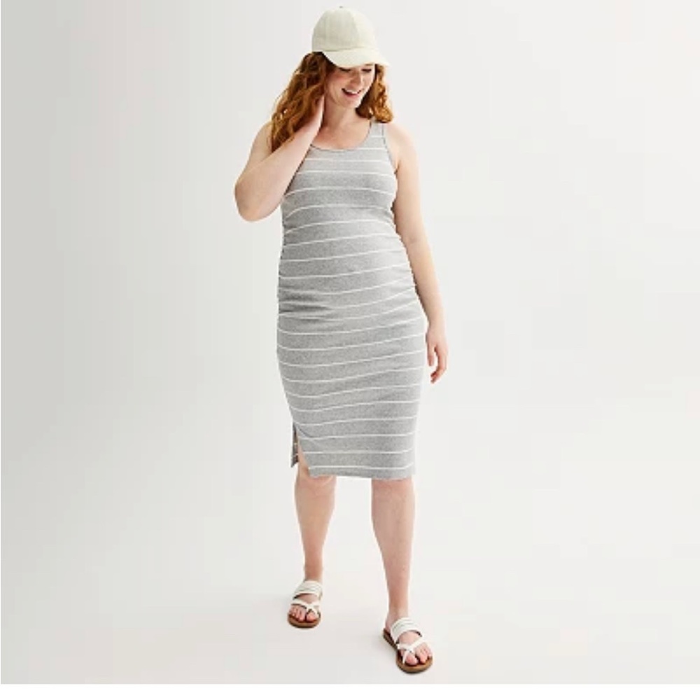 Sleeveless rubbed grey and white tank maternity dress